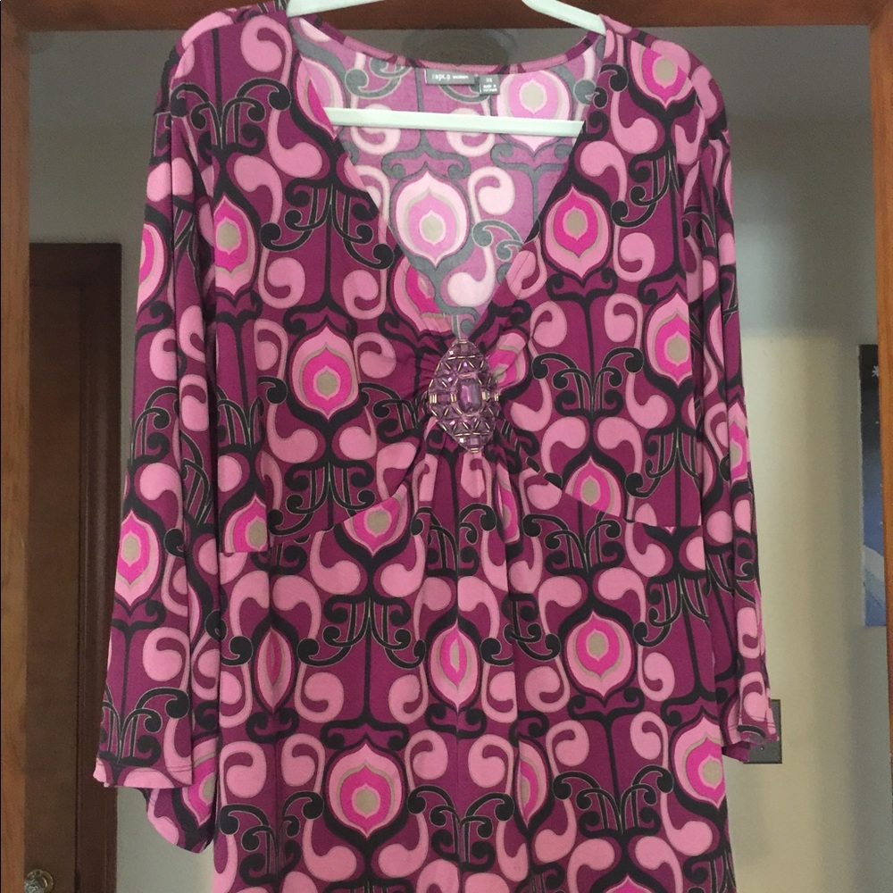Beautiful lightly used & new blouses 👚